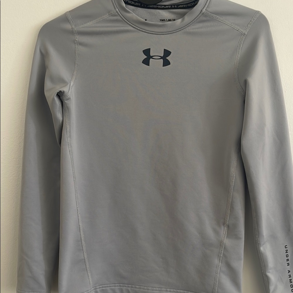 Under Armour Gray Long Sleeve Tee for Active Comfort